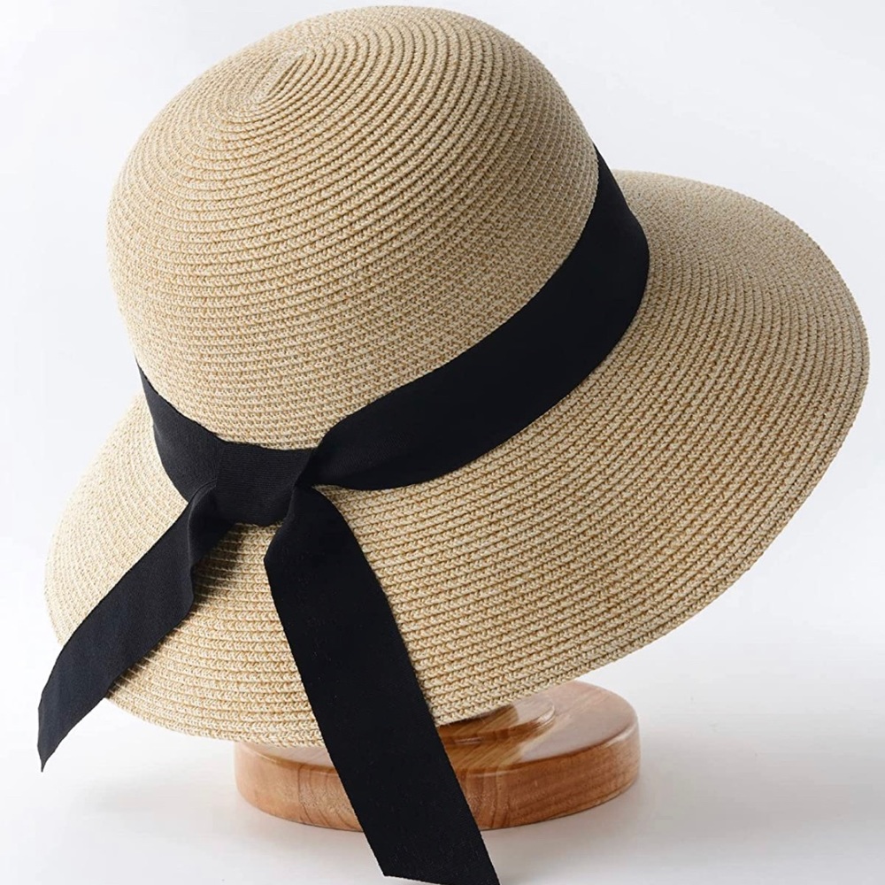 Unopened package Floppy beach hat